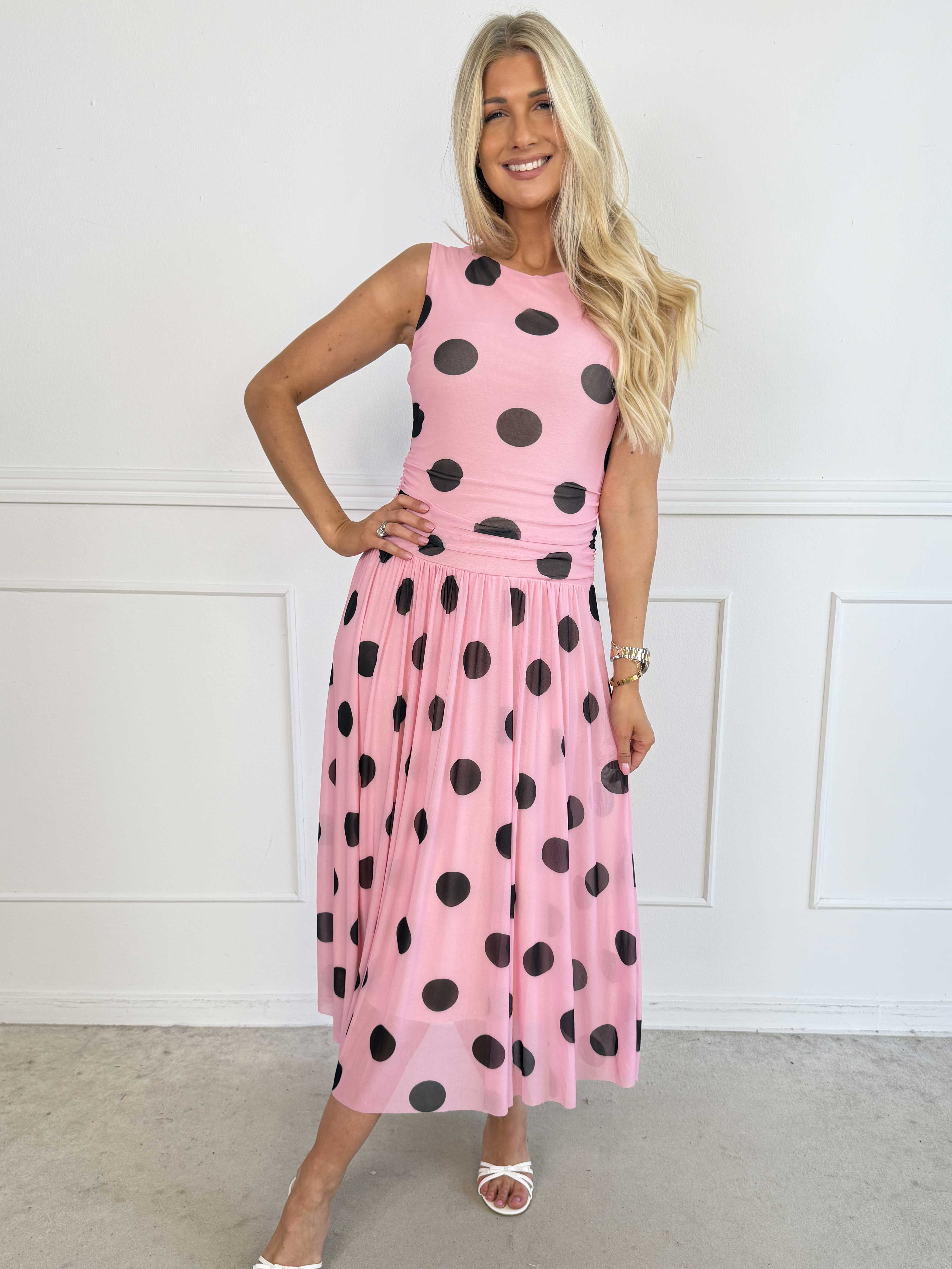 Hallie - Elegant stretchy kjole i mesh med prikker
